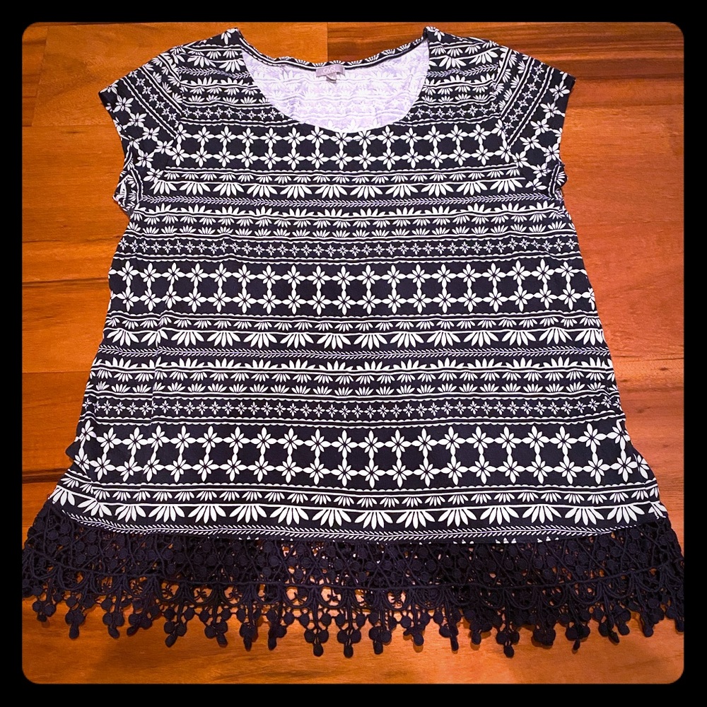 Navy&White pattern shirt